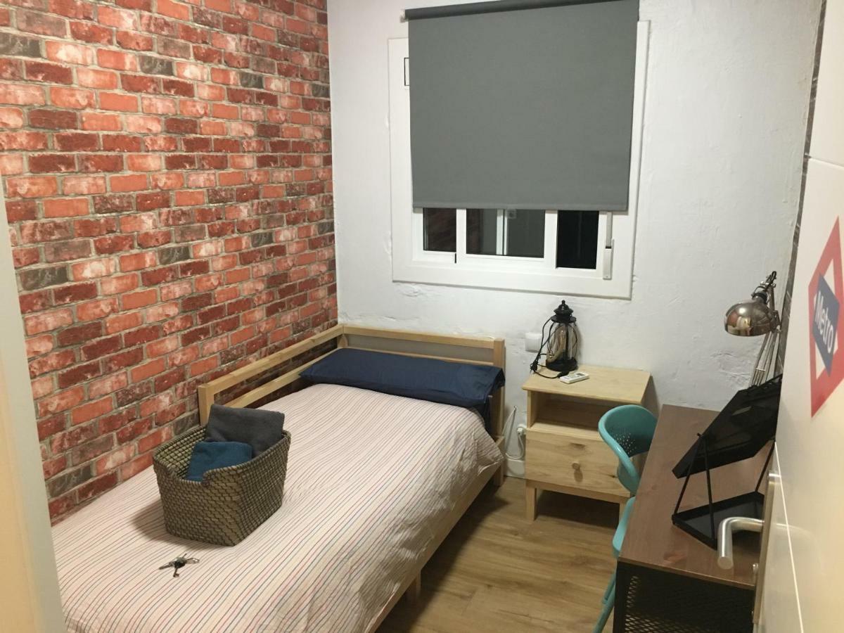 Practical Room: Barcelona-Fira-Airport Оспиталет-де-Льобрегат Экстерьер фото